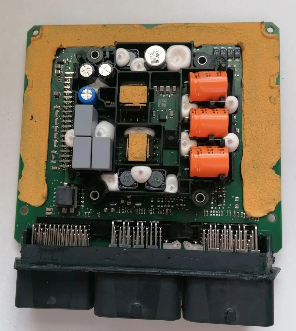Fotos vom SID208-Reparaturprozess
